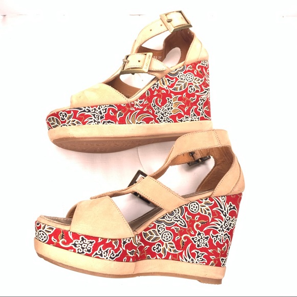 BLACKSTONE | Batik Wedge Platform Sandals - Picture 4 of 15